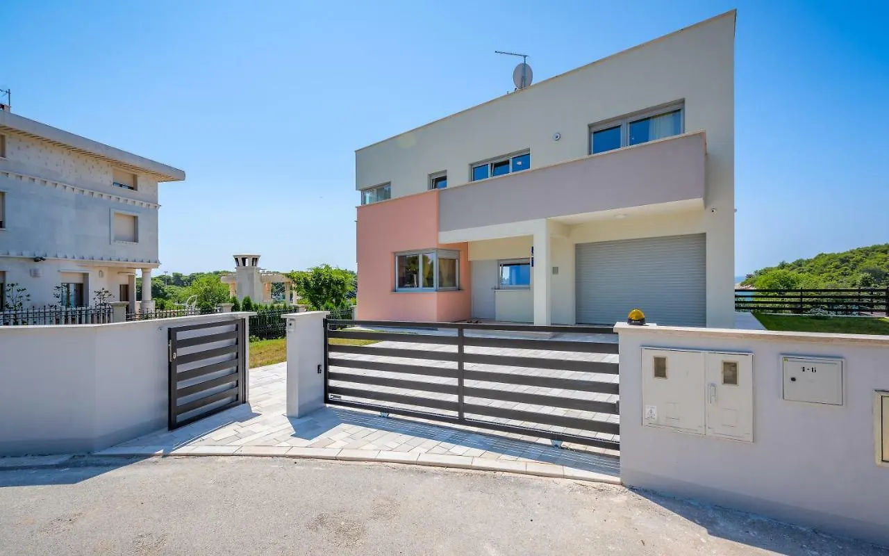 Villa Cedar Pula