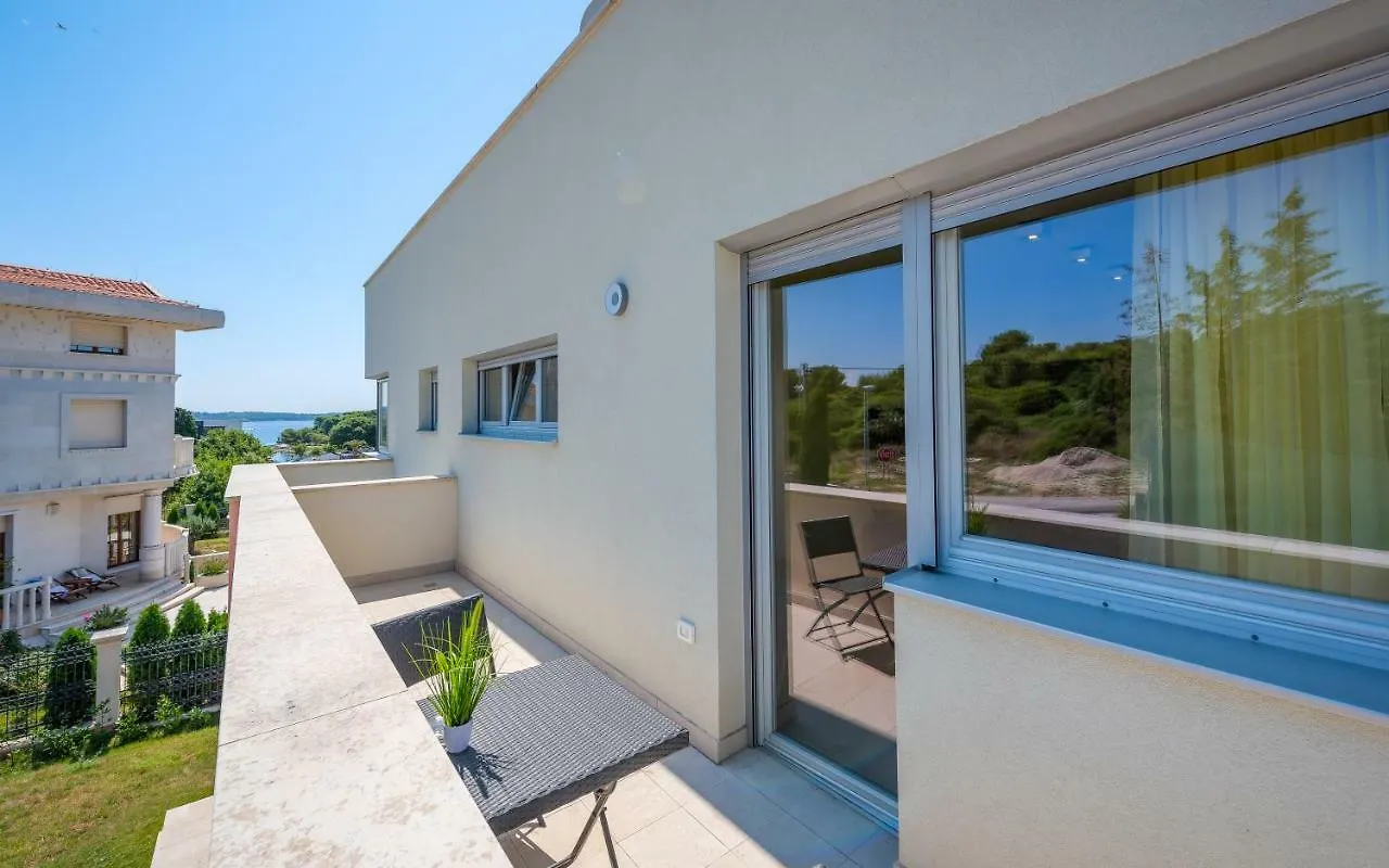 Villa Cedar