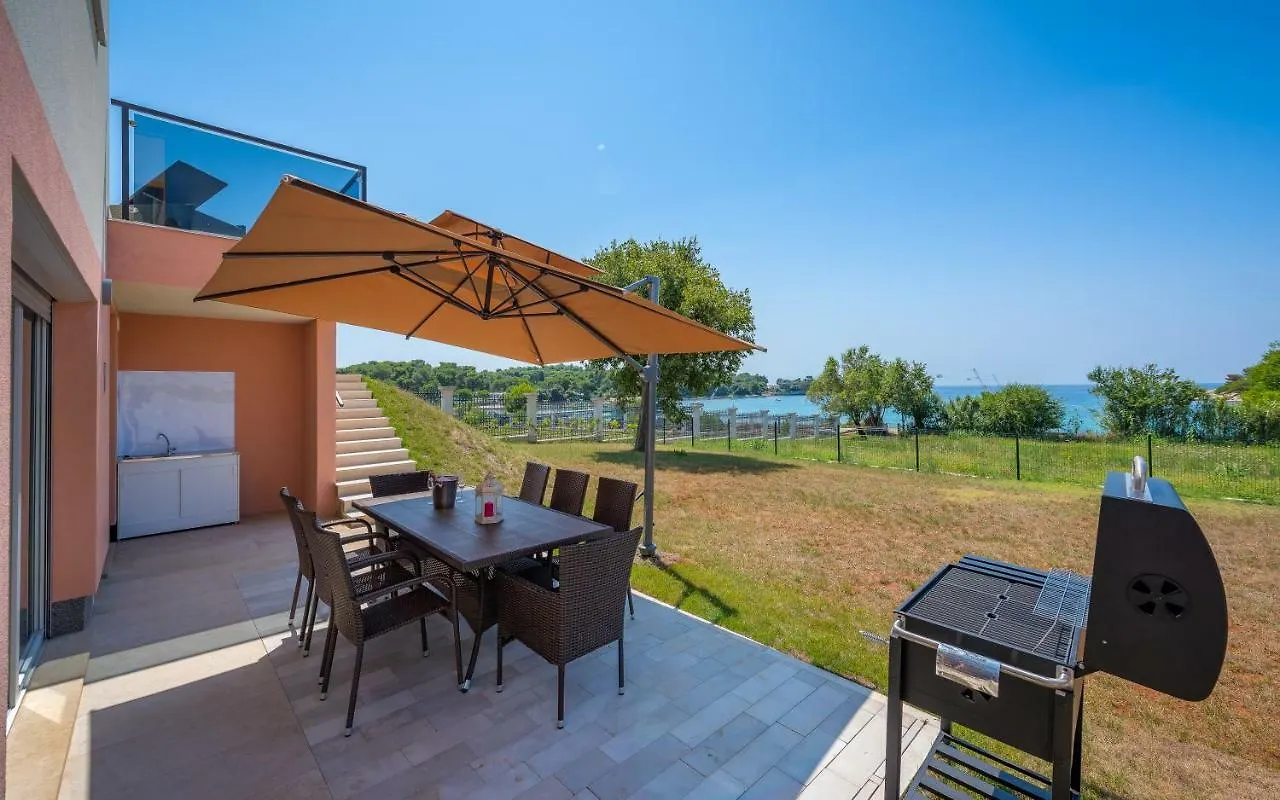 Villa Cedar