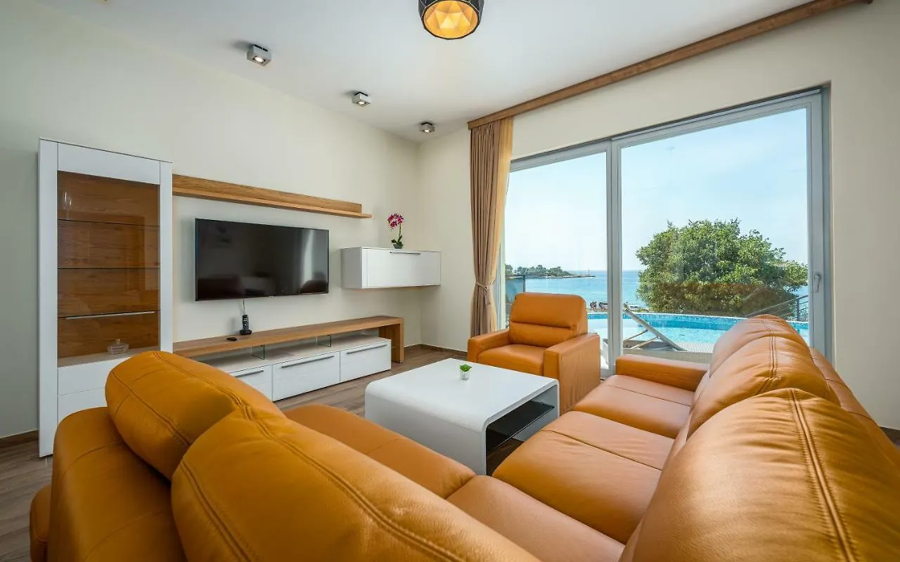 Villa Cedar 0*, Pula Croatia